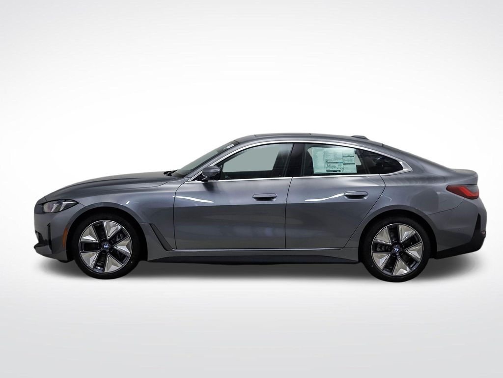 Thumbnail: 2025 BMW i4 - 2
