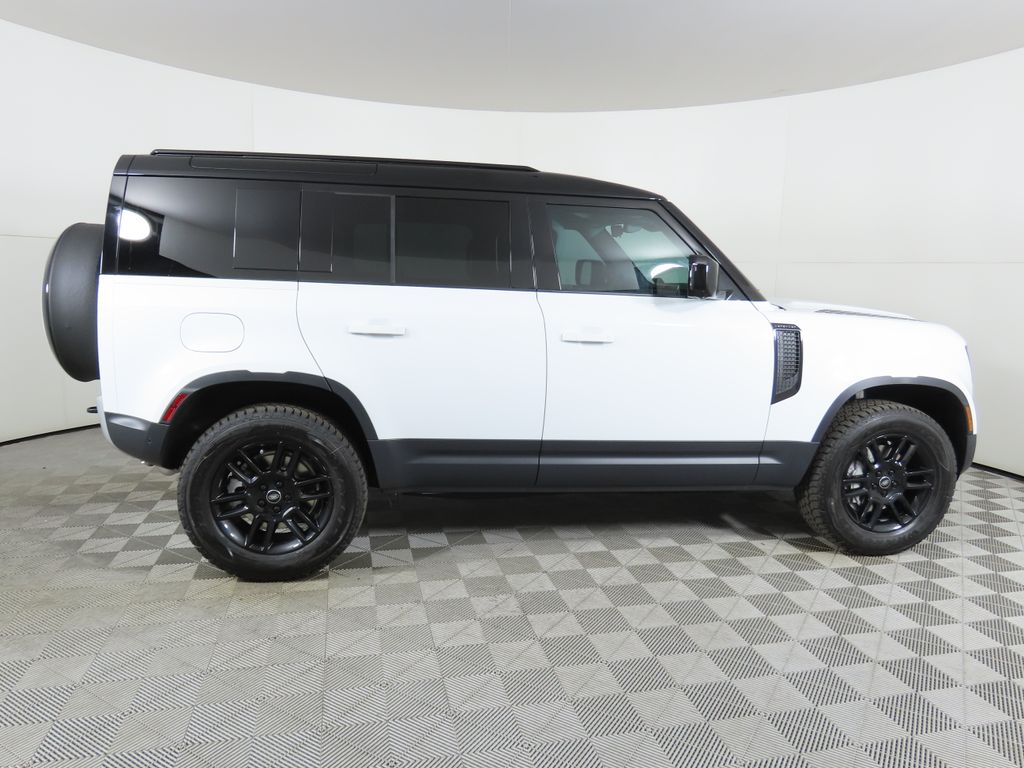 2025 Land Rover Defender 110 4