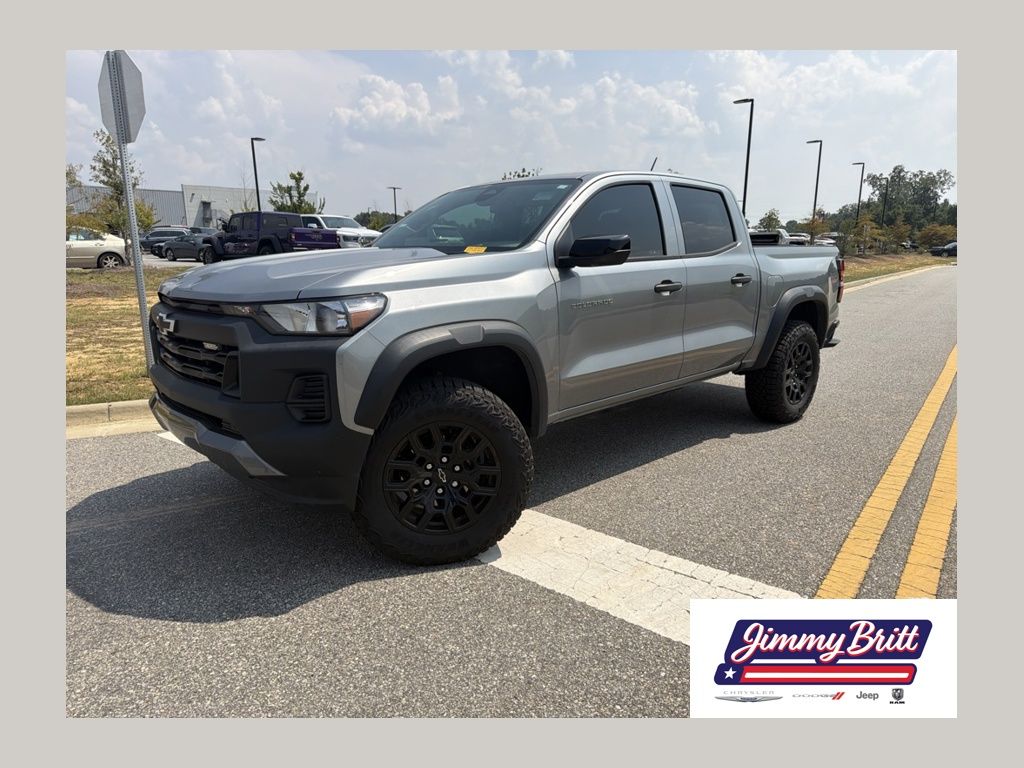 Sterling Gray Metallic 2024 Chevrolet Colorado Pickup Truck Four-Wheel Drive 8-Speed Automatic