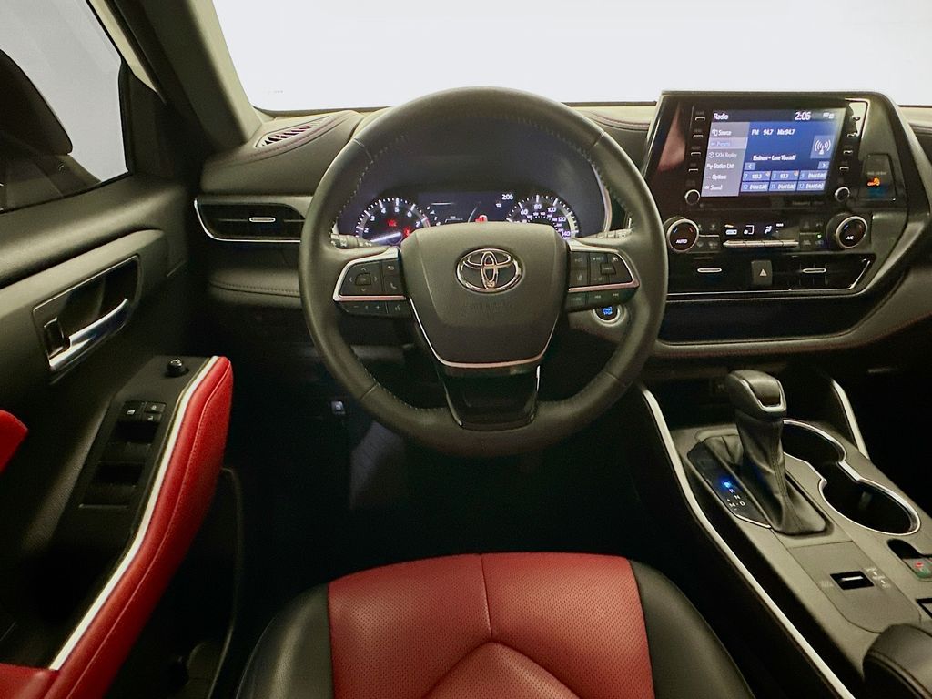 Thumbnail: 2021 Toyota Highlander - 23