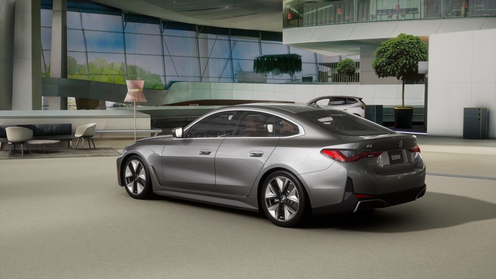 Thumbnail: 2025 BMW i4 - 2