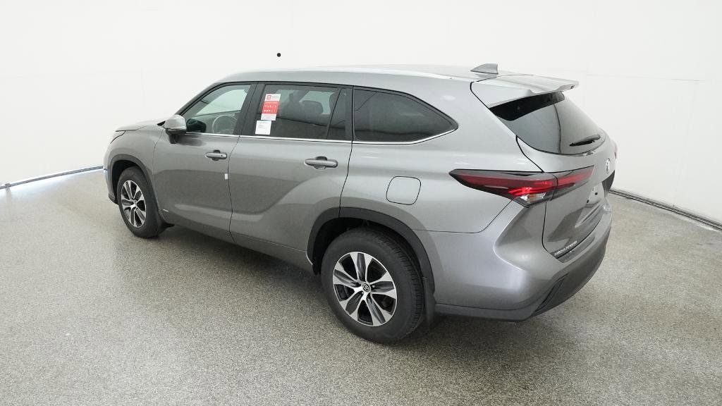 Thumbnail: 2026 Toyota Highlander - 14