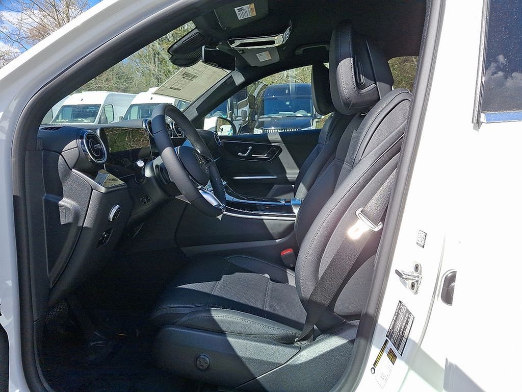 Thumbnail: 2025 Mercedes-Benz GLC - 9