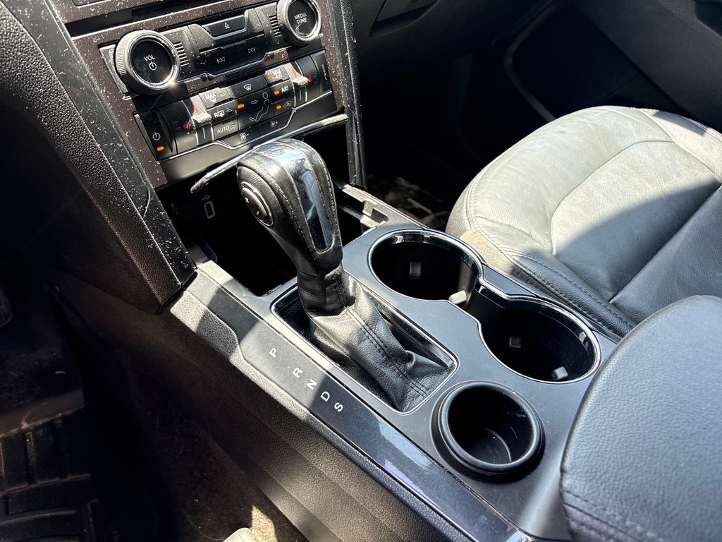 Used 2018 Silver Ford XLT image 28