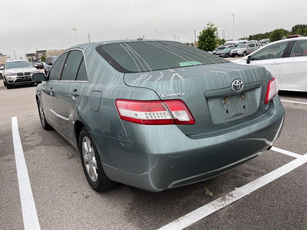 2011 Toyota Camry LE 4