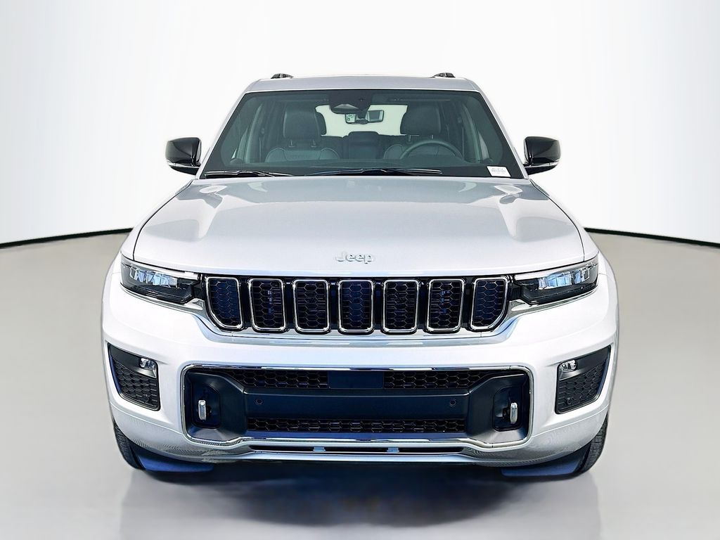 New 2025 Silver Jeep Overland image 2