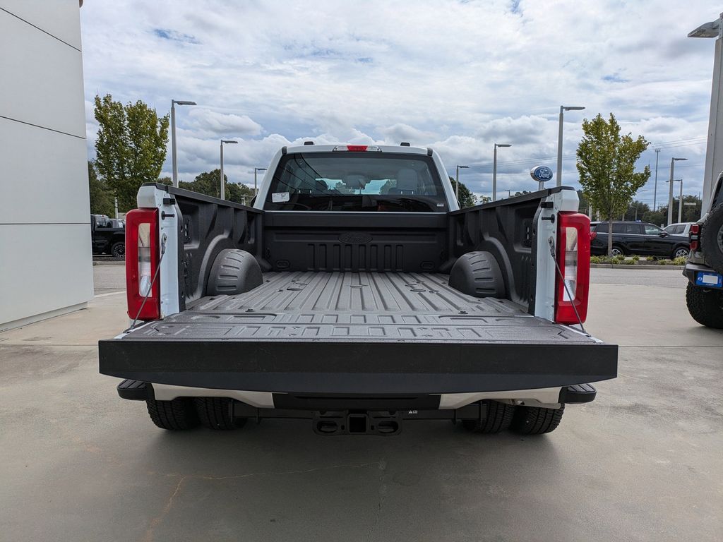 2026 Ford Super Duty F-350 DRW XL