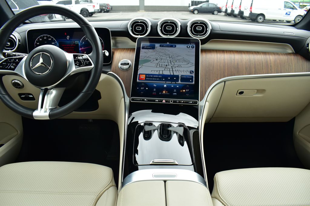 2023 Mercedes-Benz GLC 300 25