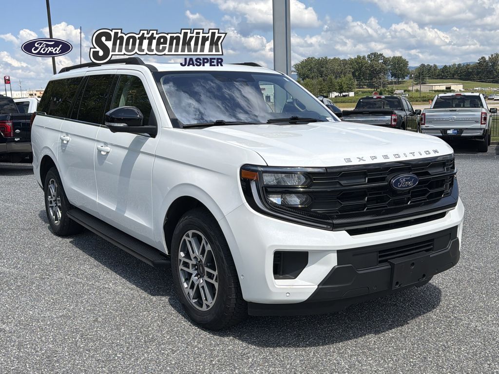 Star White Metallic Tri-Coat 2025 Ford Expedition SUV / Crossover Four-Wheel Drive Automatic