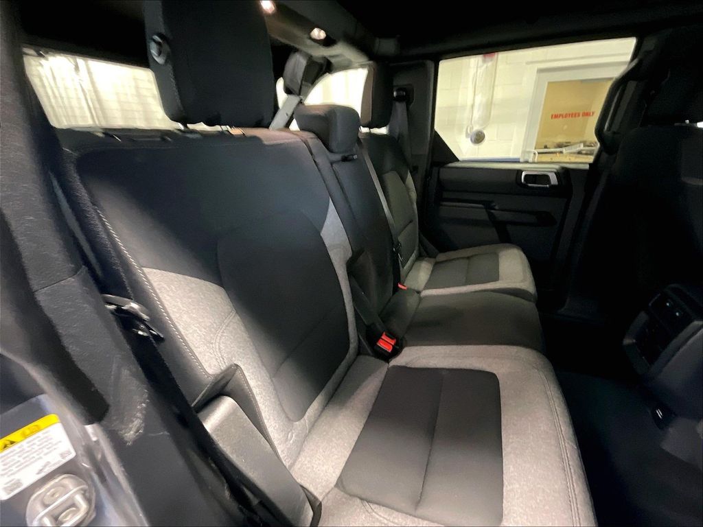 2025 Ford Bronco — photo 16
