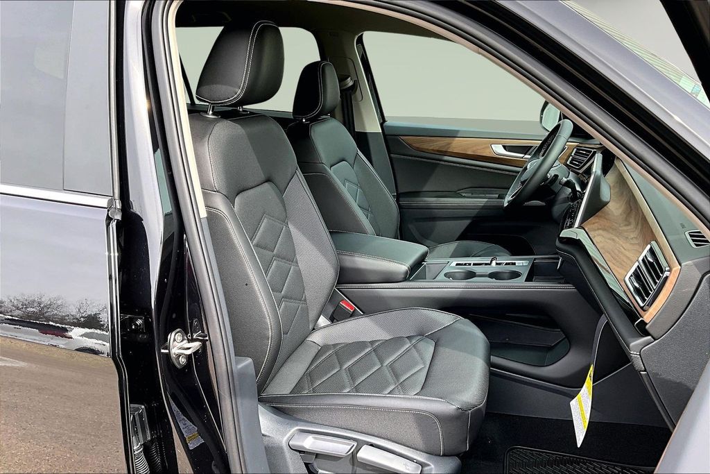 New 2026 Black Volkswagen 2.0T SE image 11