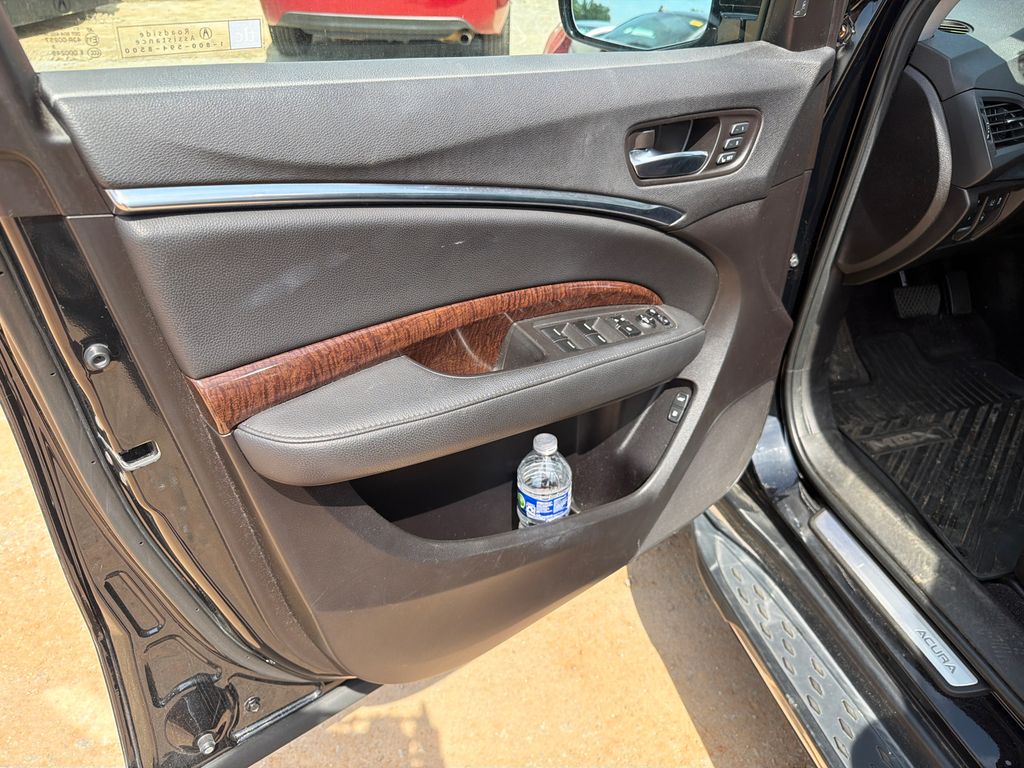 Used 2018  Acura 3.5L image 10