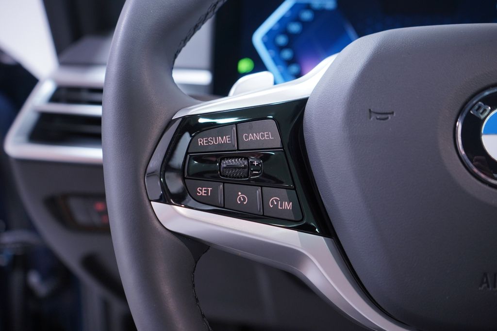 Thumbnail: 2025 BMW 3 Series - 20