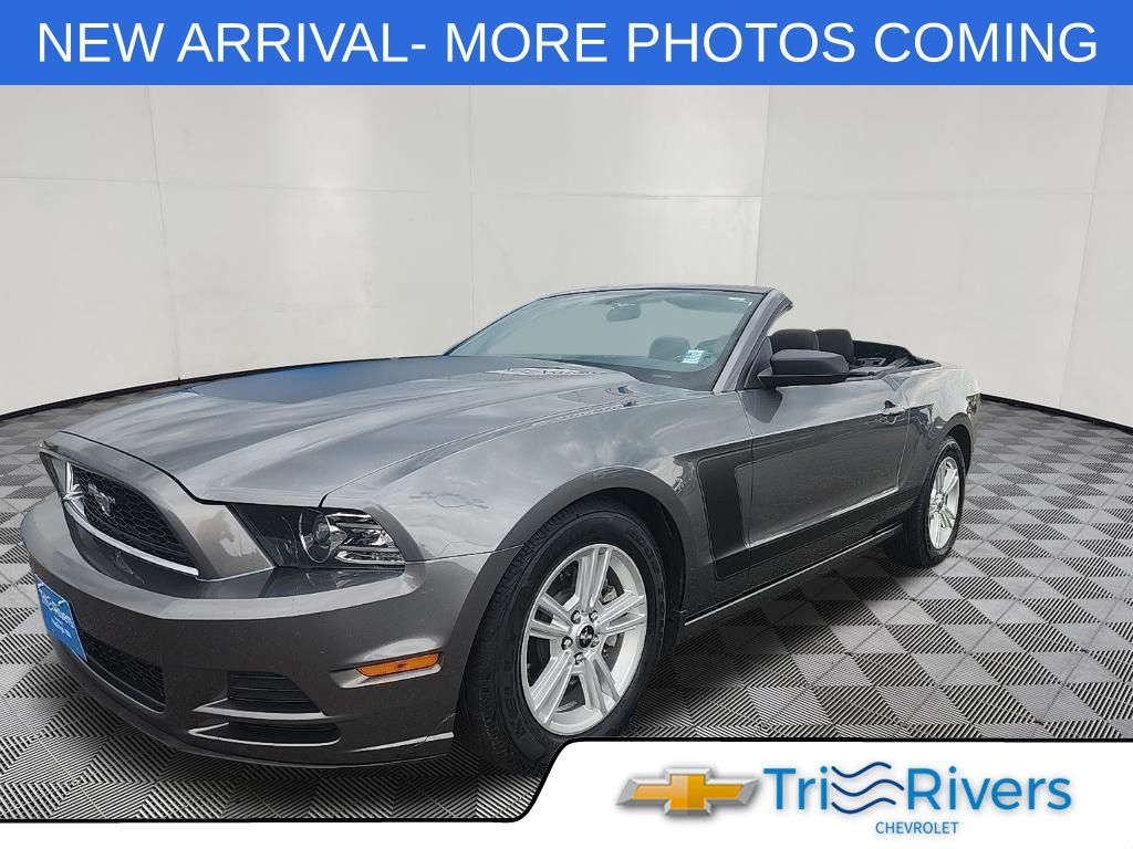 Sterling Gray Metallic 2014 Ford Mustang Convertible Rear-Wheel Drive 6-Speed Automatic
