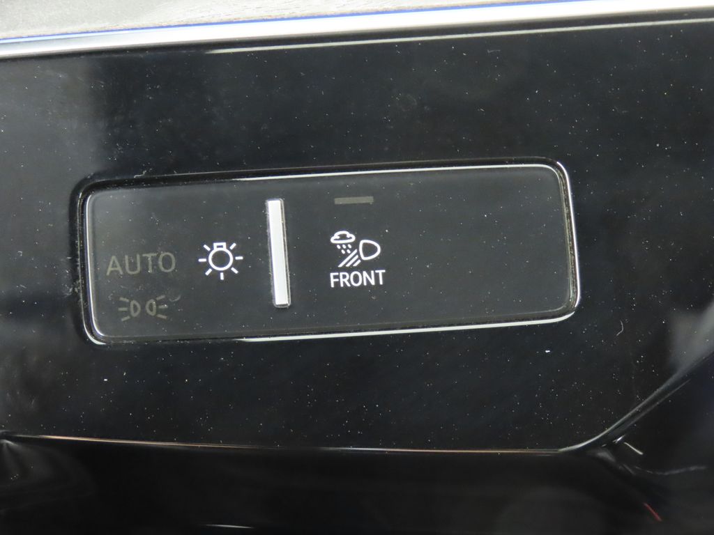 Thumbnail: 2022 Audi e-tron - 19