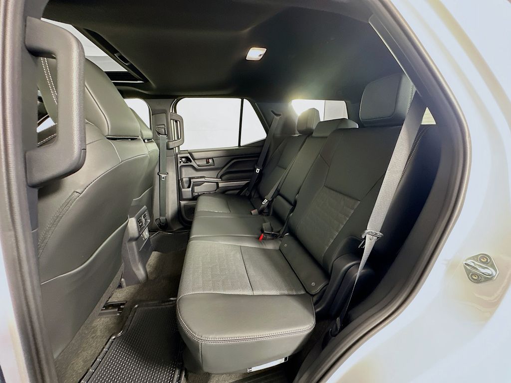 Thumbnail: 2025 Toyota 4Runner - 25