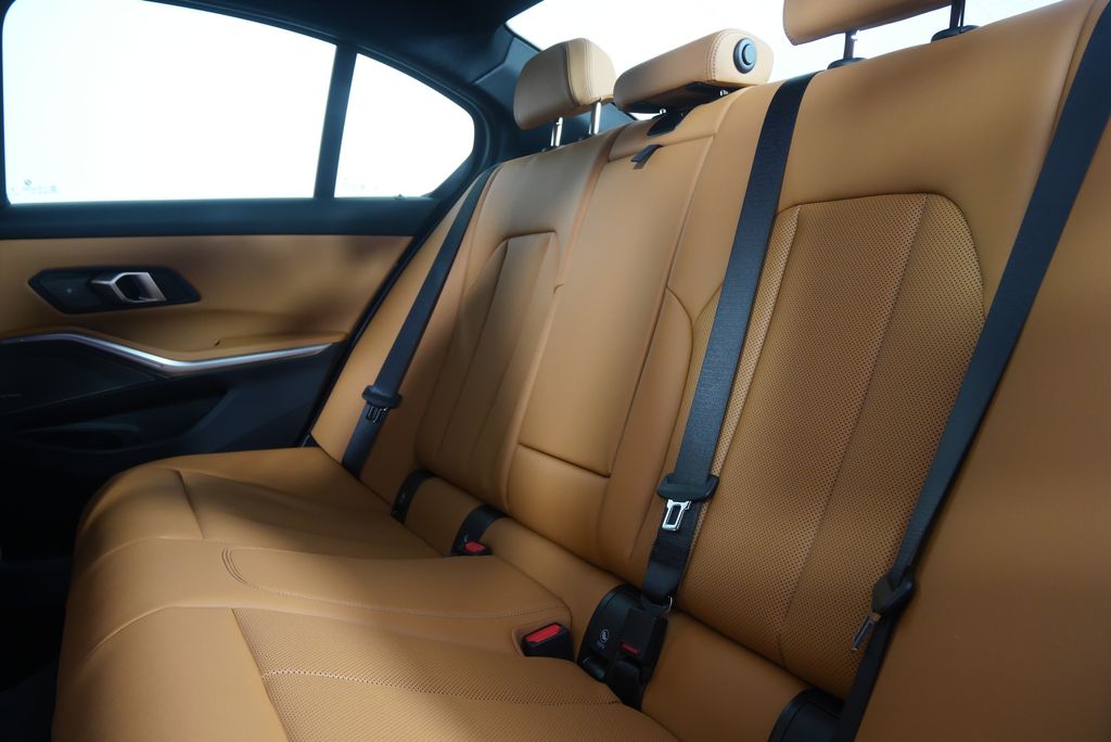 Thumbnail: 2026 BMW 3 Series - 15