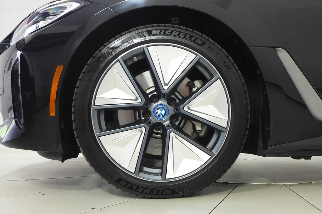 Thumbnail: 2023 BMW i4 - 5