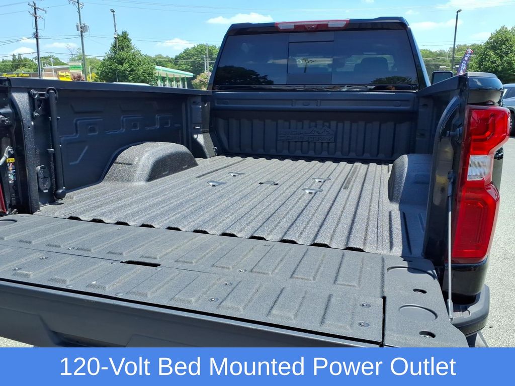 Used 2024 Black Chevrolet High Country image 33