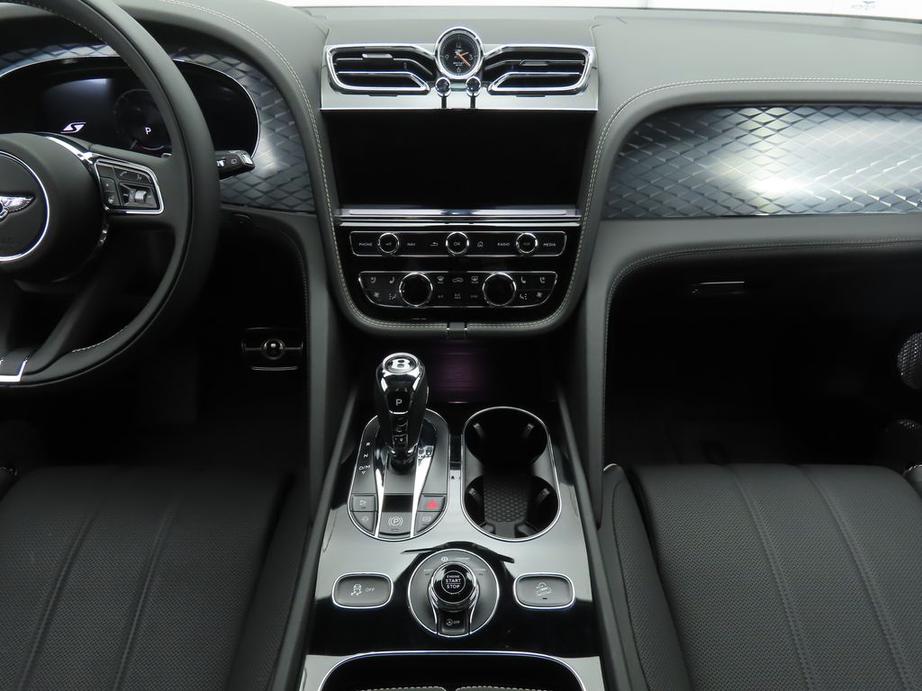 Thumbnail: 2025 Bentley Bentayga - 13