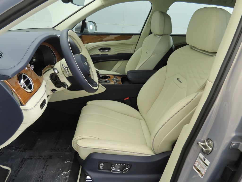 Thumbnail: 2025 Bentley Bentayga - 16