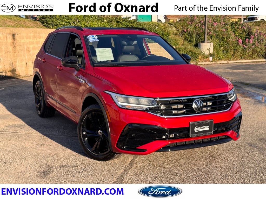 Red Metallic 2024 Volkswagen Tiguan SE R-Line Black FWD SUV / Crossover Front-Wheel Drive 8-Speed Automatic