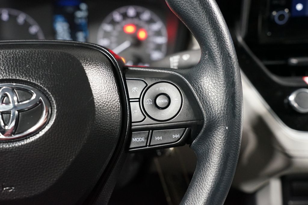 Thumbnail: 2025 Toyota Corolla Cross - 13