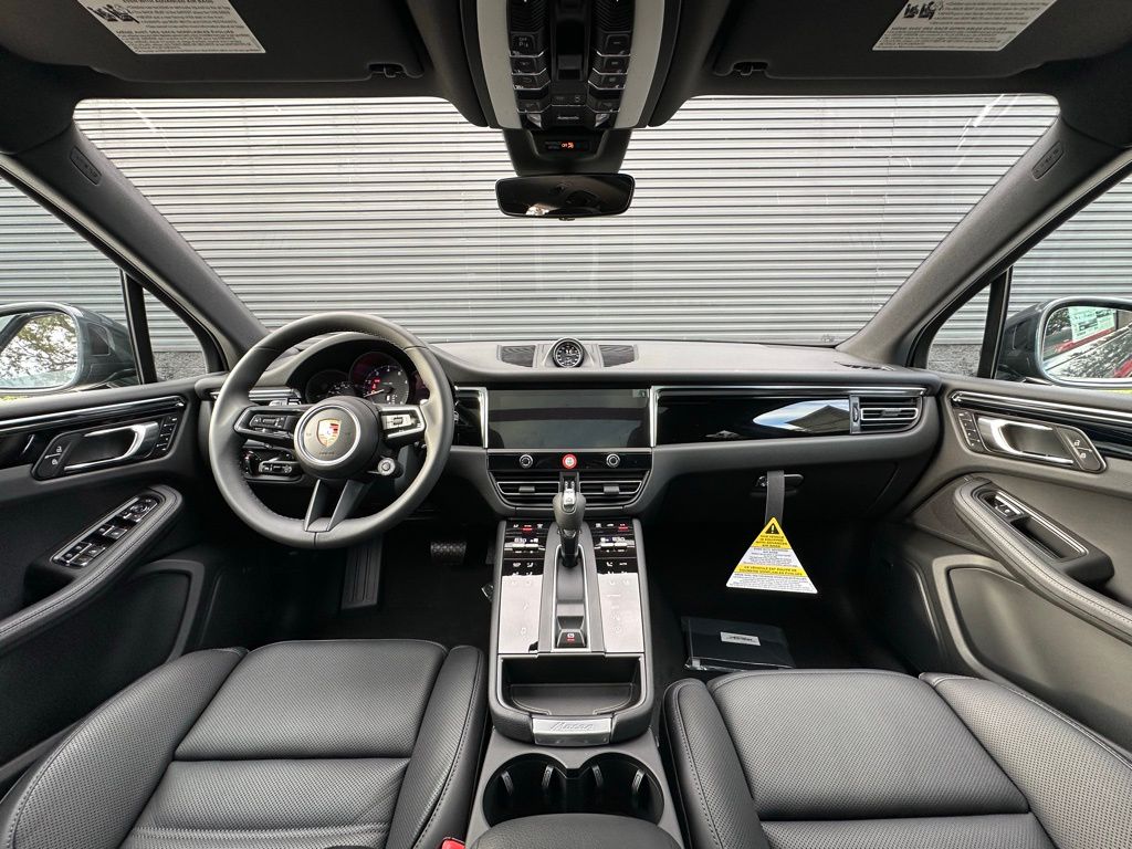 Thumbnail: 2026 Porsche Macan - 6