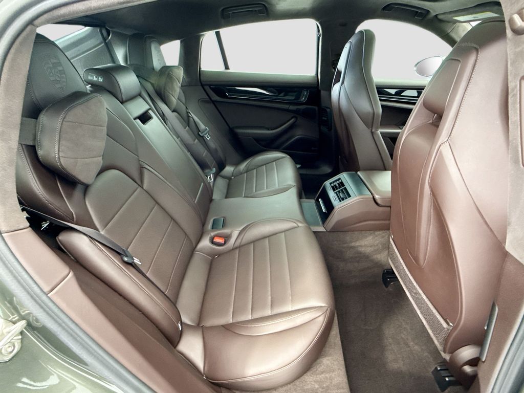 Thumbnail: 2025 Porsche Panamera - 21