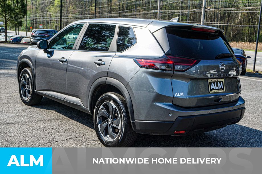 Used 2025 Gray Nissan SV image 5