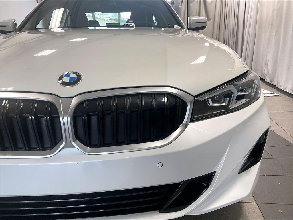 2026 BMW 3 Series — photo 32