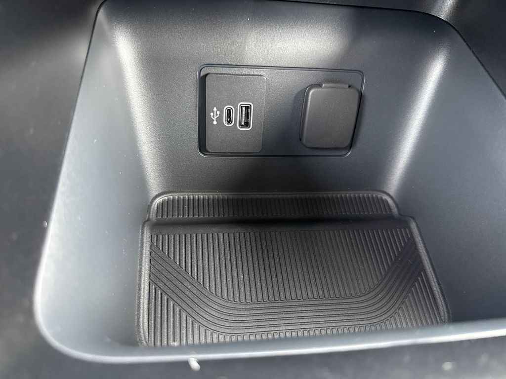 New 2026 White Ford Tremor image 33