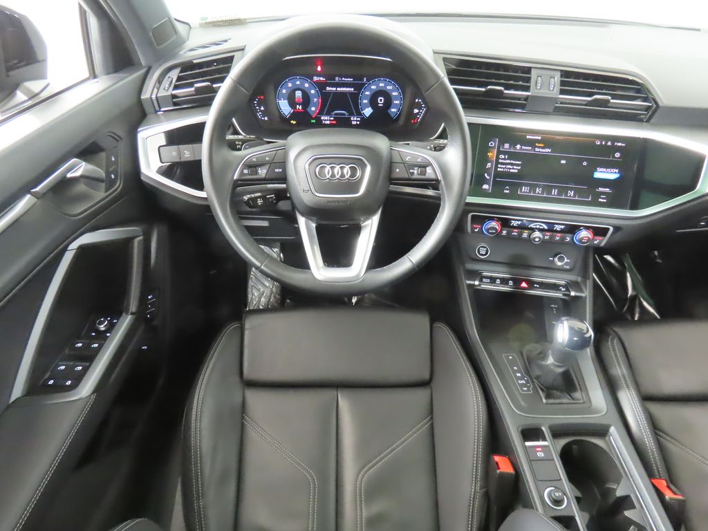 Thumbnail: 2025 Audi Q3 - 13