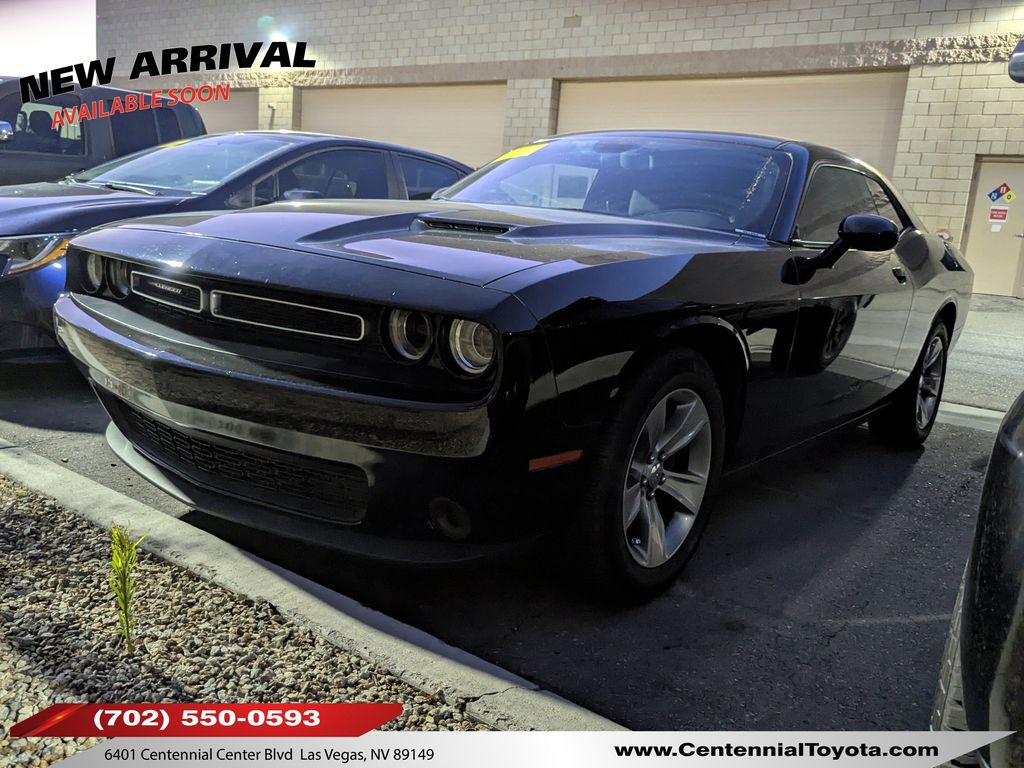 Pitch Black Clearcoat 2018 Dodge Challenger Coupe Rear-Wheel Drive 8-Speed Automatic