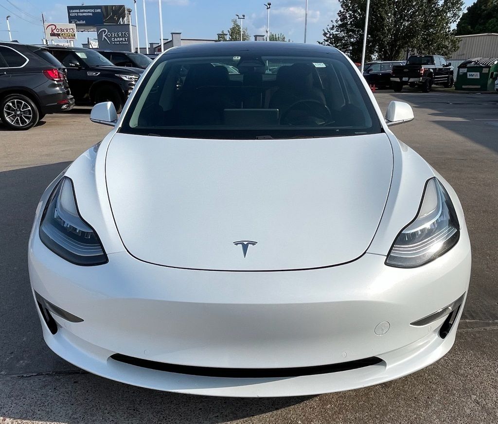 2018 Tesla Model 3 Long Range White at Autostrade