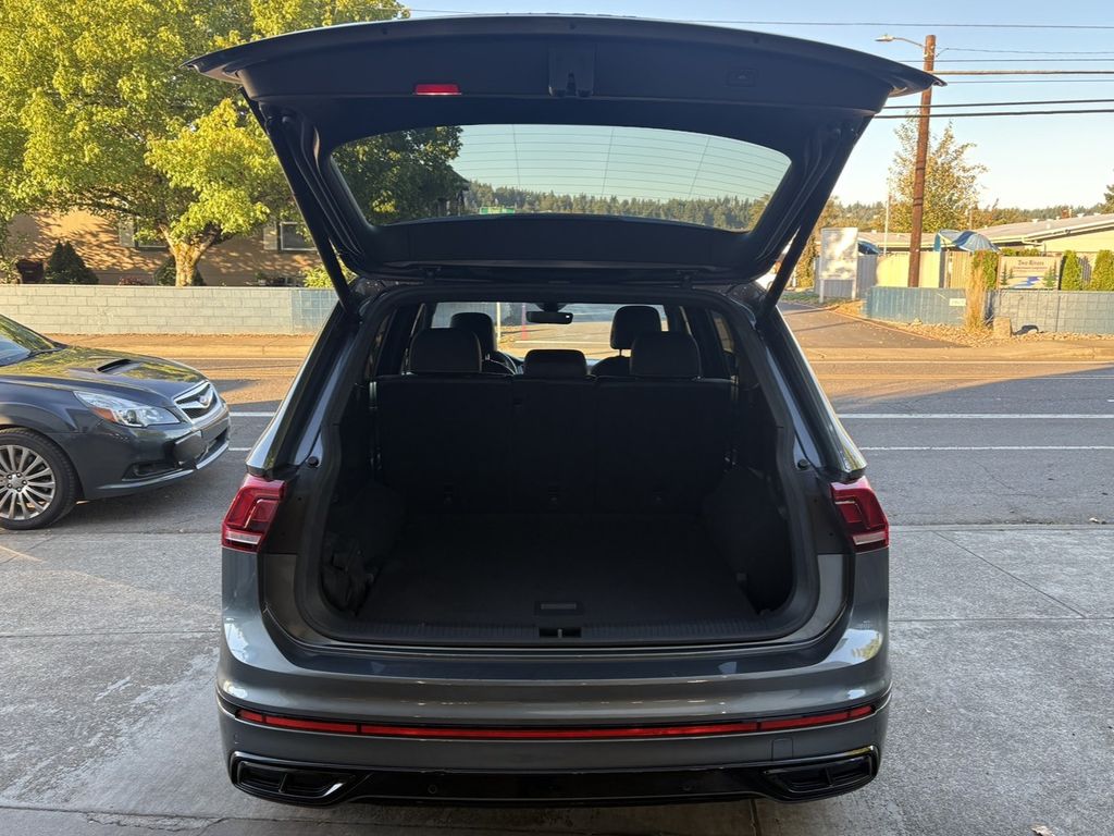 2022 Volkswagen Tiguan 2.0T SE R-Line Black