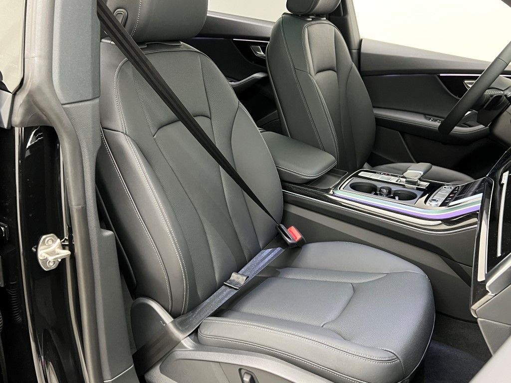 Thumbnail: 2026 Audi Q8 - 11