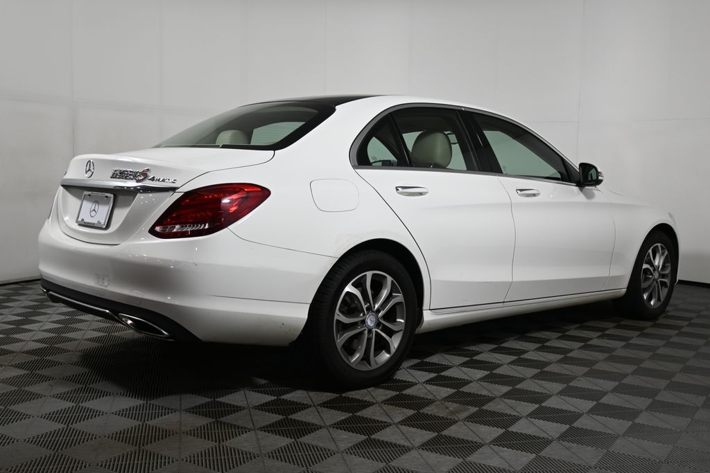 Thumbnail: 2016 Mercedes-Benz C-Class - 10