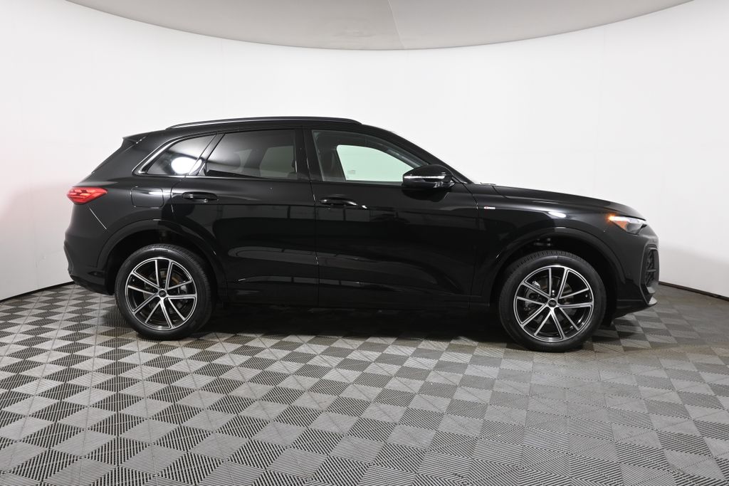 Thumbnail: 2026 Audi Q5 - 8