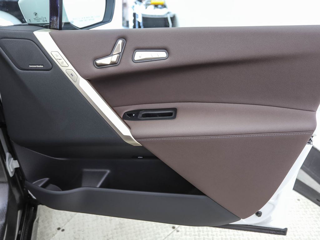 Thumbnail: 2026 BMW iX - 30