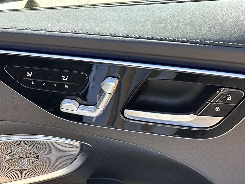 Thumbnail: 2025 Mercedes-Benz C-Class - 20