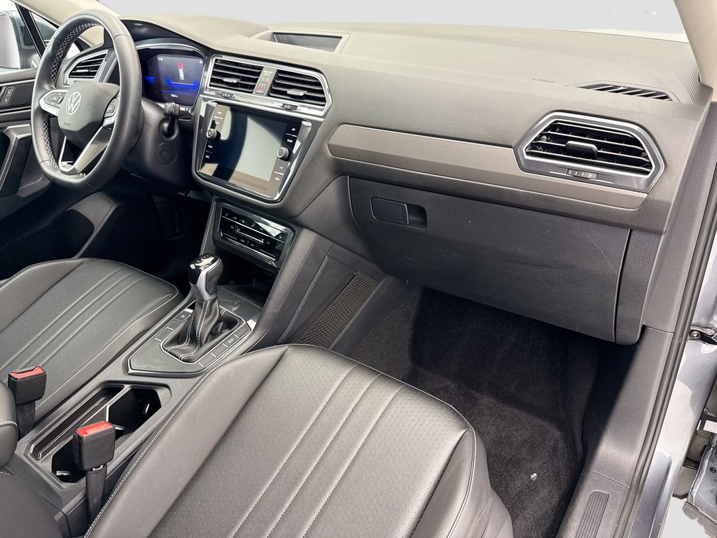 Thumbnail: 2023 Volkswagen Tiguan - 15