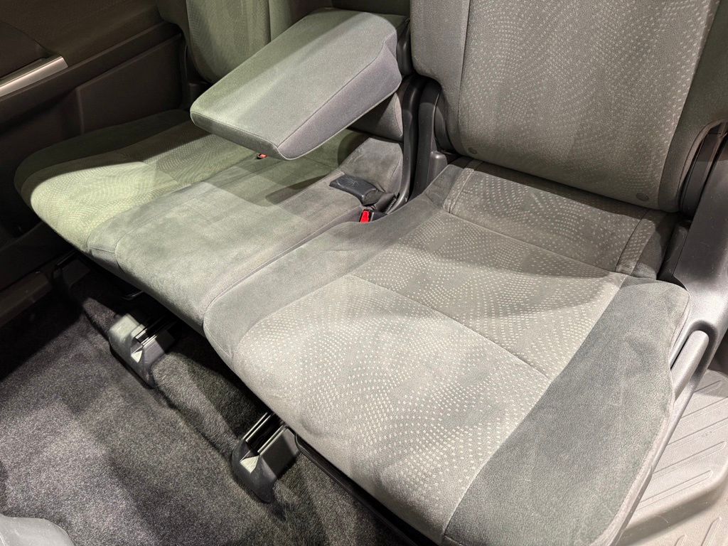 Thumbnail: 2012 Toyota Prius v - 19