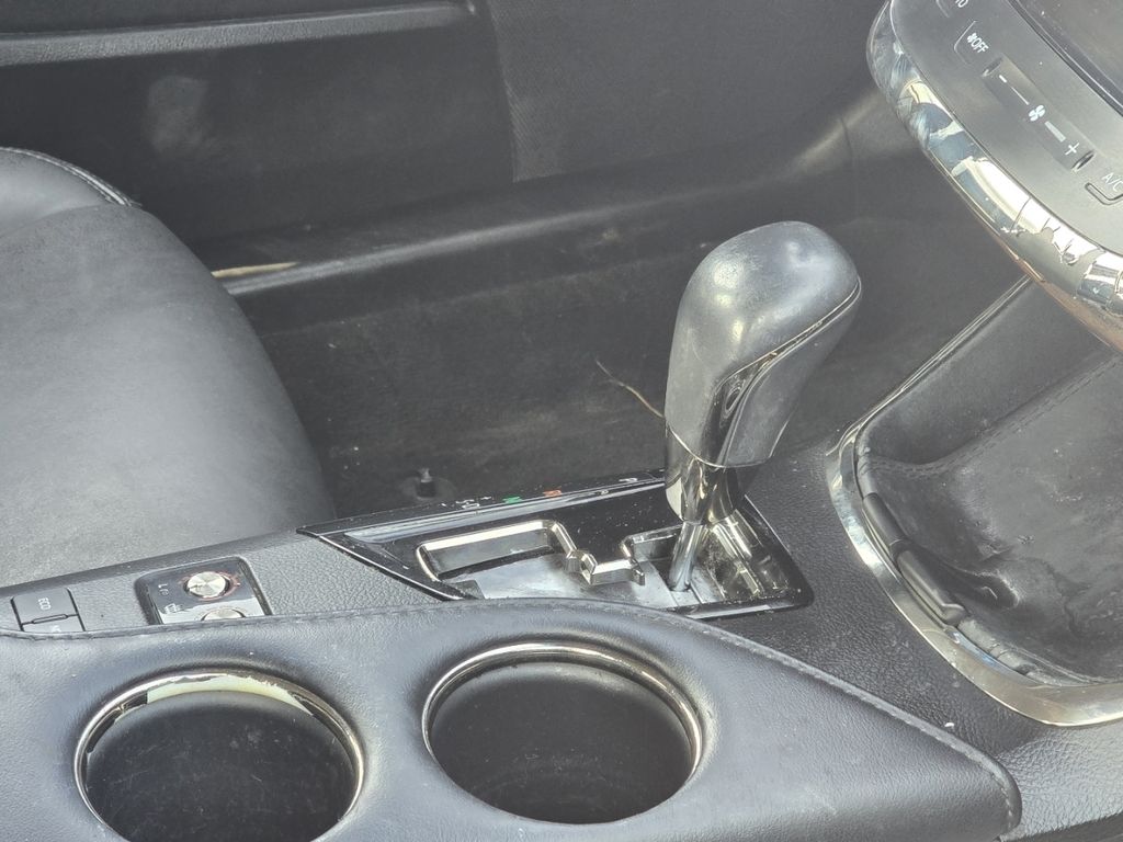 Used 2013 Black Toyota XLE Touring image 13