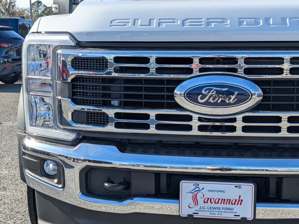 2025 Ford F-600 Chassis XL