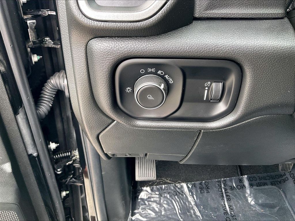 2024 Ram 2500 — photo 25
