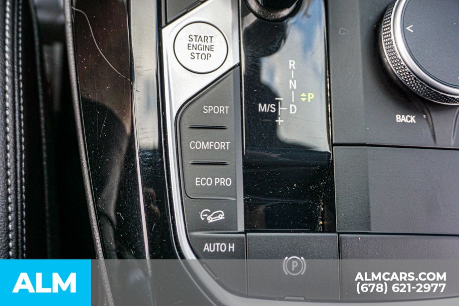 Used 2025 White BMW xDrive30i image 43
