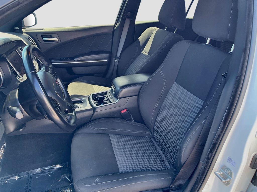 Used 2023 White Dodge SXT image 20