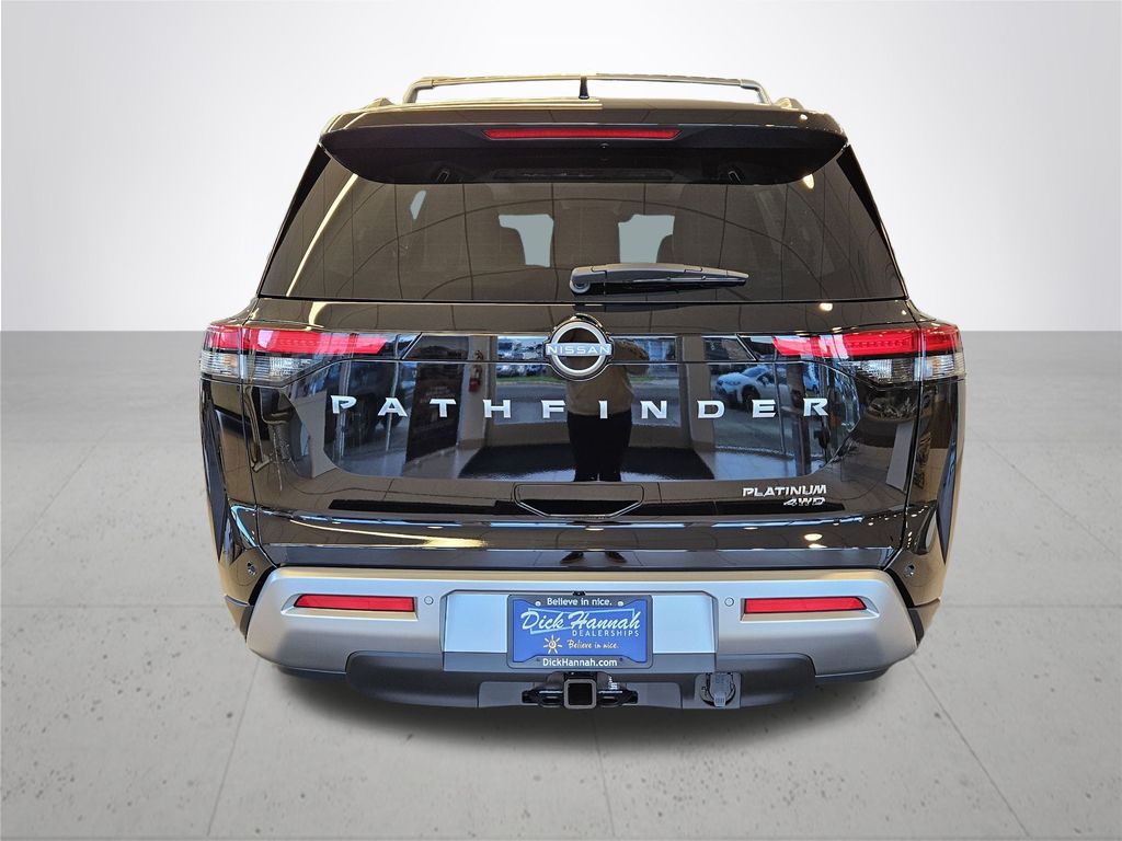 2025 Nissan Pathfinder Platinum
