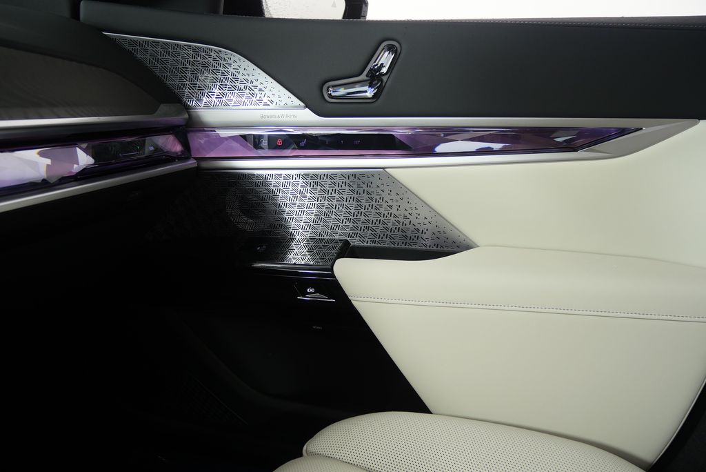 2025 BMW 7 Series 760i xDrive 27